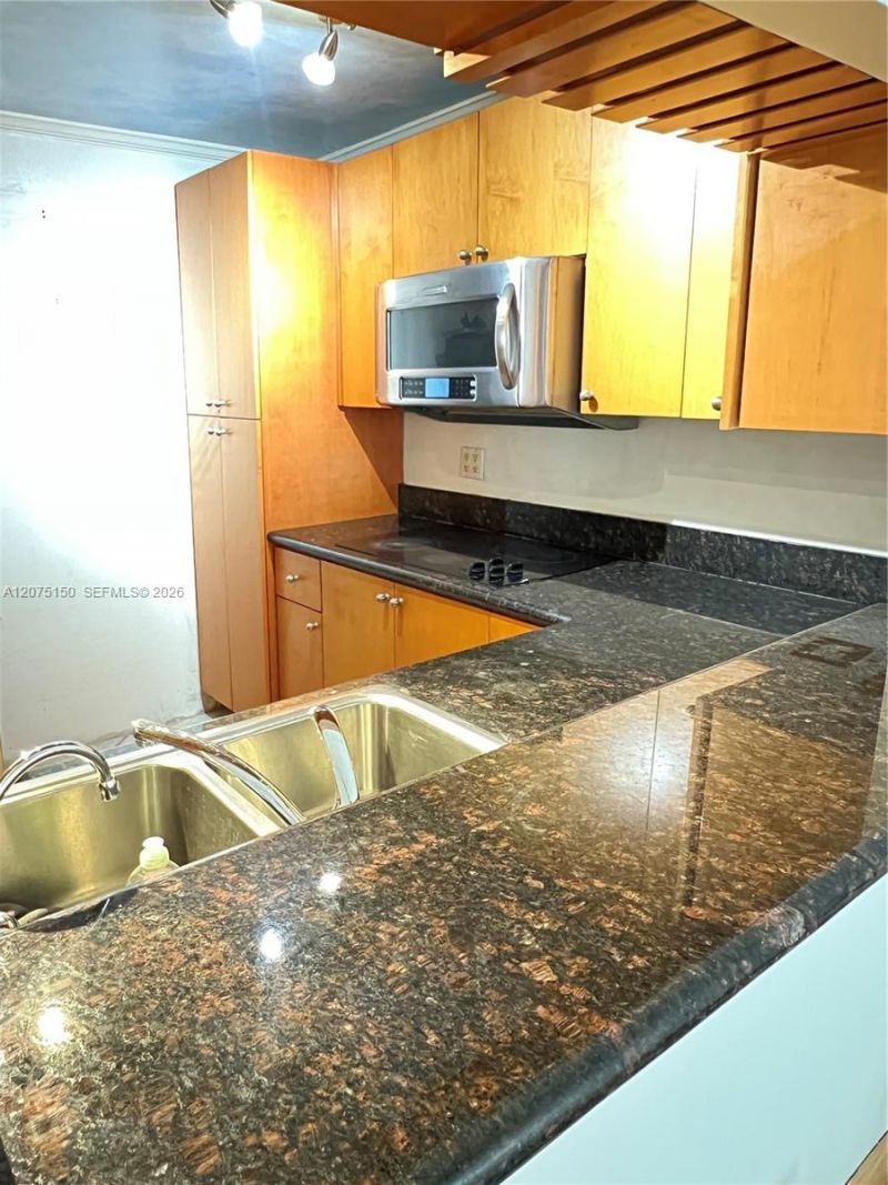 1801 S Ocean Dr, Unit 640, Hallandale Beach, FL 33009 Photo