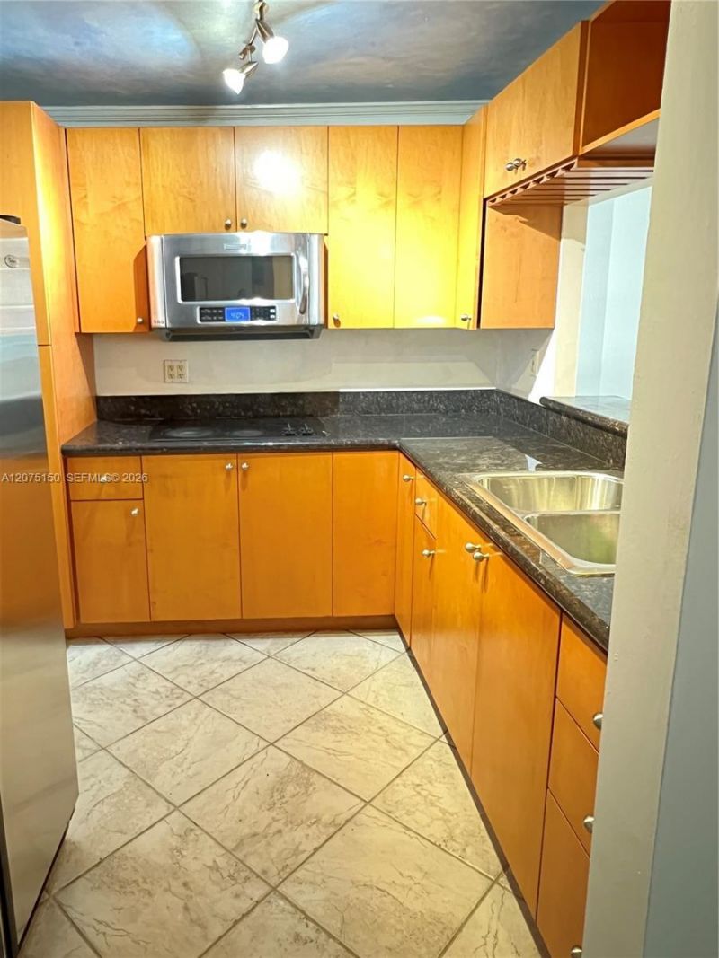 1801 S Ocean Dr, Unit 640, Hallandale Beach, FL 33009 Photo