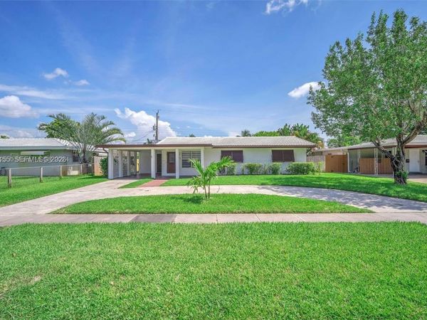 741 NE 8th St , Pompano Beach, FL 33060