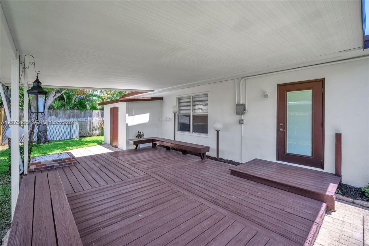 741 NE 8th St, Pompano Beach, FL 33060 Photo