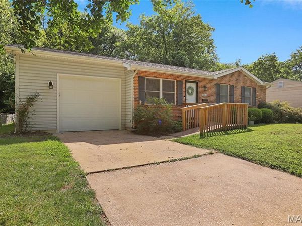 1704 E 9th Street, Washington, MO 63090