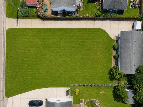 4271 S 93RD STREET, Greenfield, WI 53228