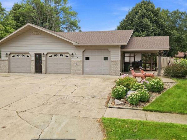 1516 N BROADWAY STREET, Watertown, SD 57201
