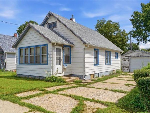 219 Ave E , Rock Falls, IL 61071