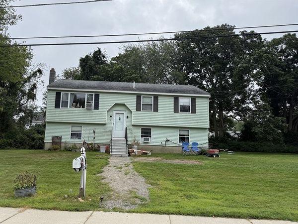 1 Howard George Ct, Salisbury, MA 01952