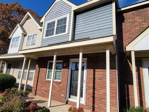 3811 Mosscroft Lane, Charlotte, NC 28215