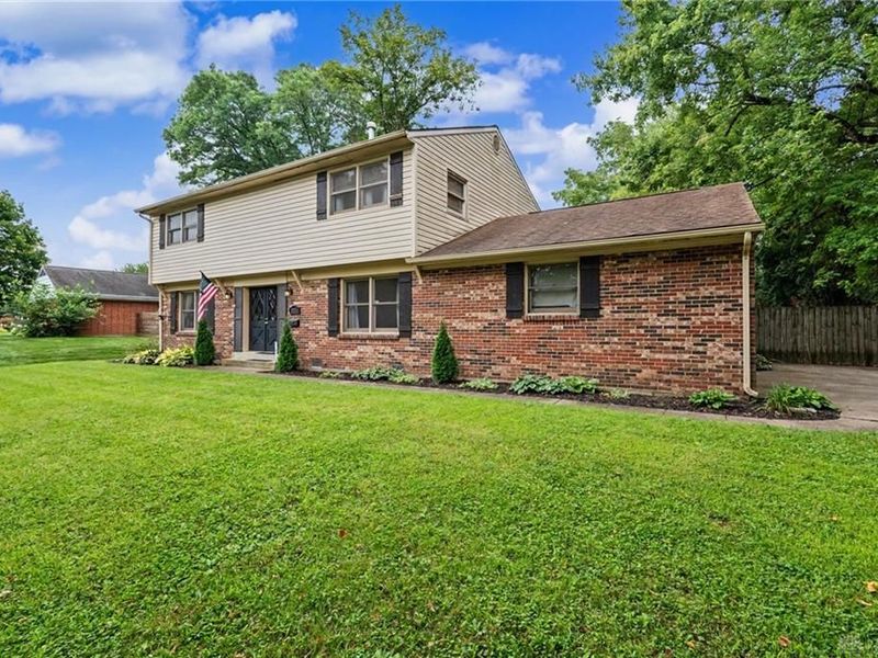 2224 Hazelhurst Court, Kettering, OH 45440 Photo 2