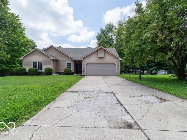 572 San Ricardo Drive , Greenwood, IN 46142