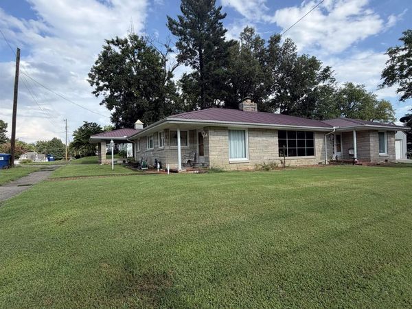 1910 GLENWOOD Avenue, Eldorado, IL 62930