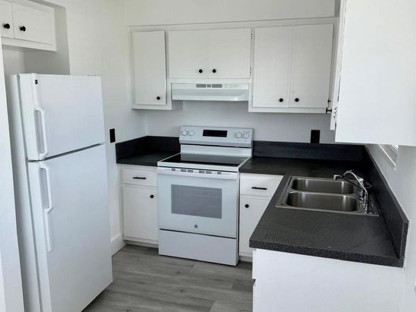 2837 NE 30th Street, Unit 8, Fort Lauderdale, FL 33306