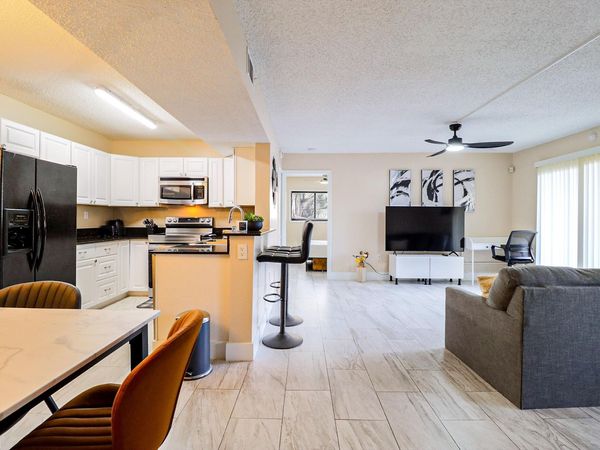 450 PALM Circle W, Unit 106, Pembroke Pines, FL 33025