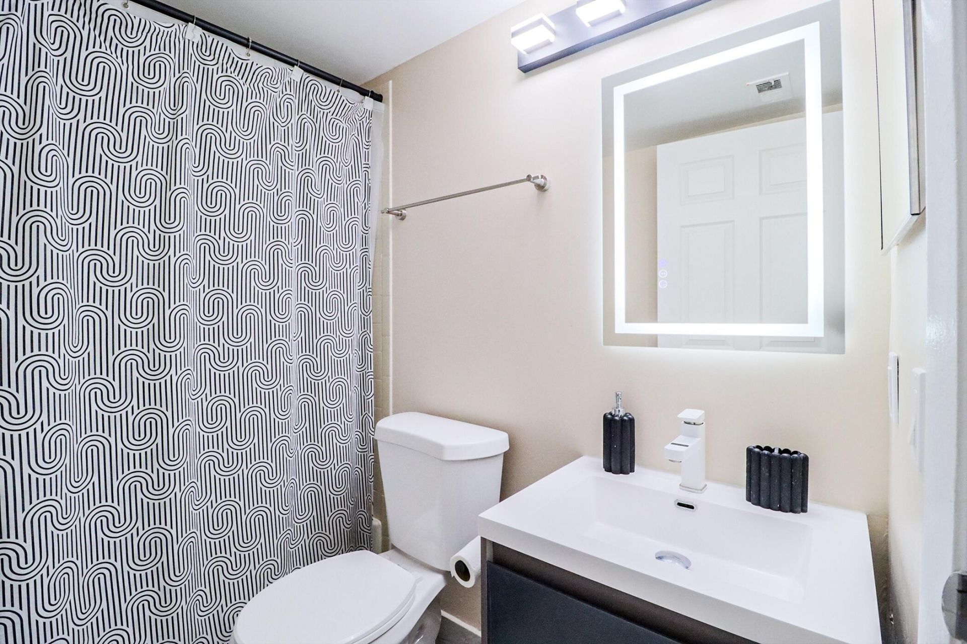 450 Palm Circle W, Unit 106, Pembroke Pines, FL 33025 Photo