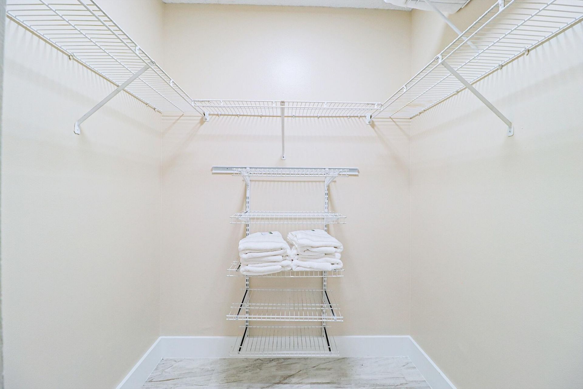 450 Palm Circle W, Unit 106, Pembroke Pines, FL 33025 Photo