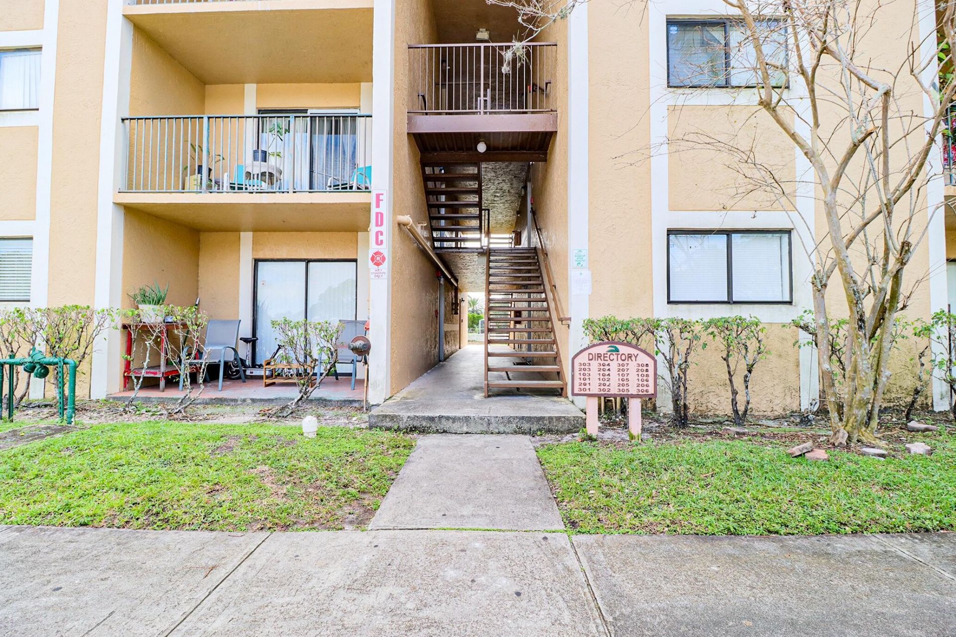 450 Palm Circle W, Unit 106, Pembroke Pines, FL 33025 Photo