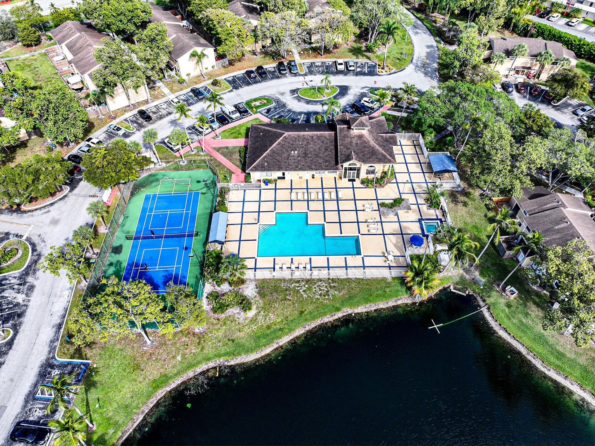 450 Palm Circle W, Unit 106, Pembroke Pines, FL 33025 Photo