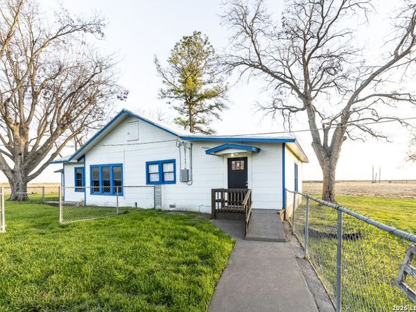 825 FM 5714, LaCoste, TX 78039