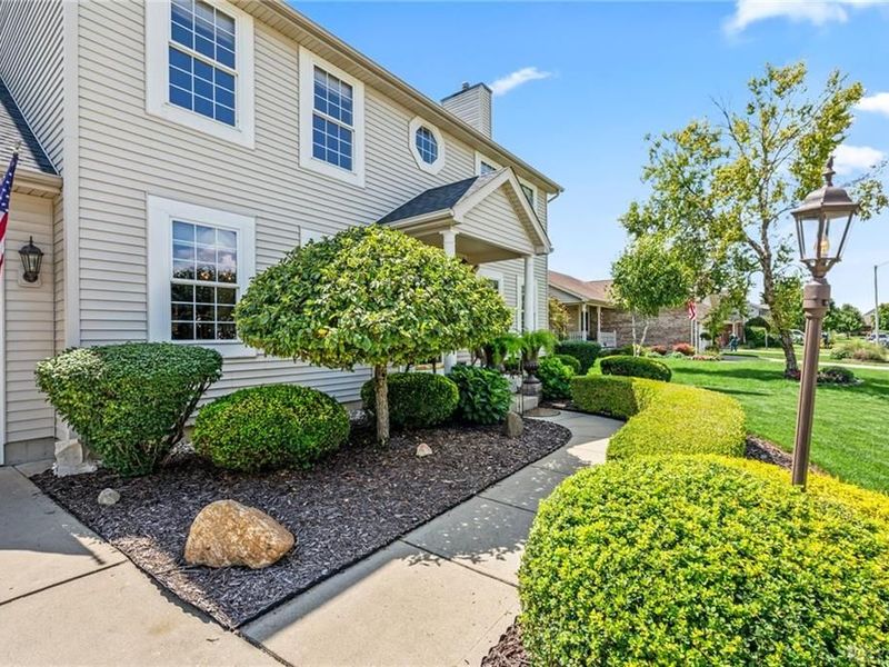 2560 Renwick Way, Troy, OH 45373 Photo 2
