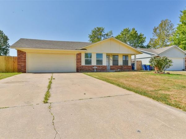 252 W Maple Branch Way , Mustang, OK 73064