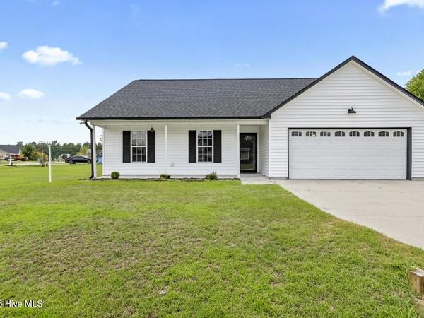 201 Chandler Simpson Court , Beulaville, NC 28518