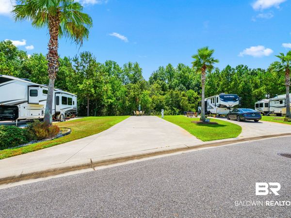 11863 Gateway Drive, Unit 90, Elberta, AL 36530