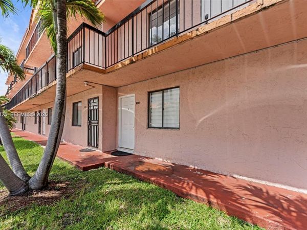 2194 W 60th St , Unit 22212, Hialeah, FL 33016