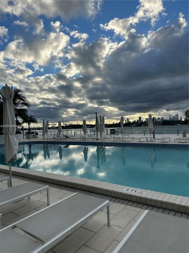 1000 West Ave , Unit 215, Miami Beach, FL 33139 Photo