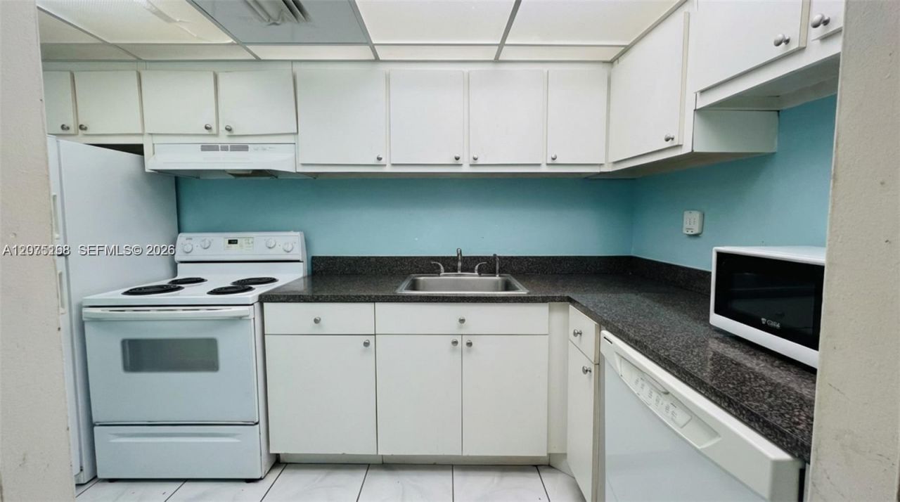 1000 West Ave , Unit 215, Miami Beach, FL 33139 Photo