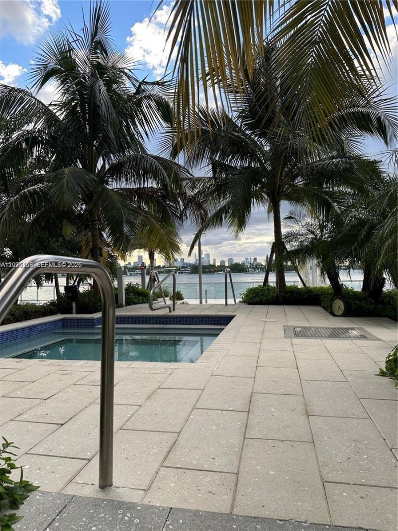 1000 West Ave , Unit 215, Miami Beach, FL 33139 Photo