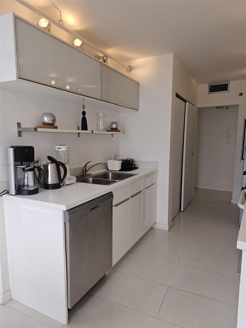 9 Island Ave , Unit 1806, Miami Beach, FL 33139 Photo