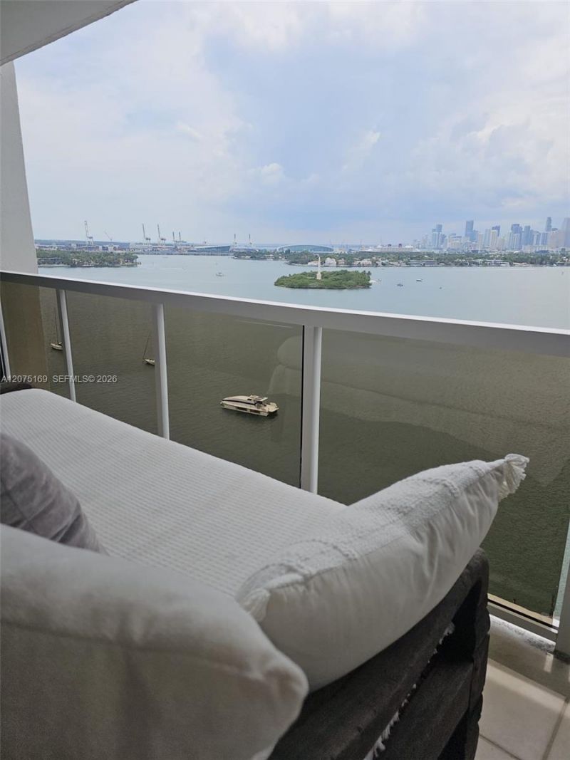 9 Island Ave , Unit 1806, Miami Beach, FL 33139 Photo