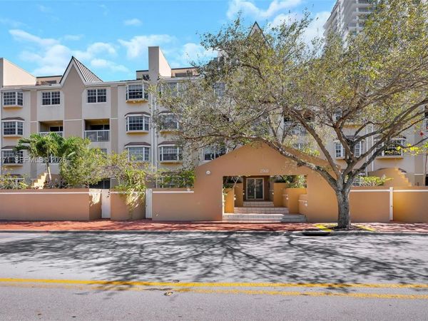 2560 S Tigertail Ave , Unit 10, Miami, FL 33133