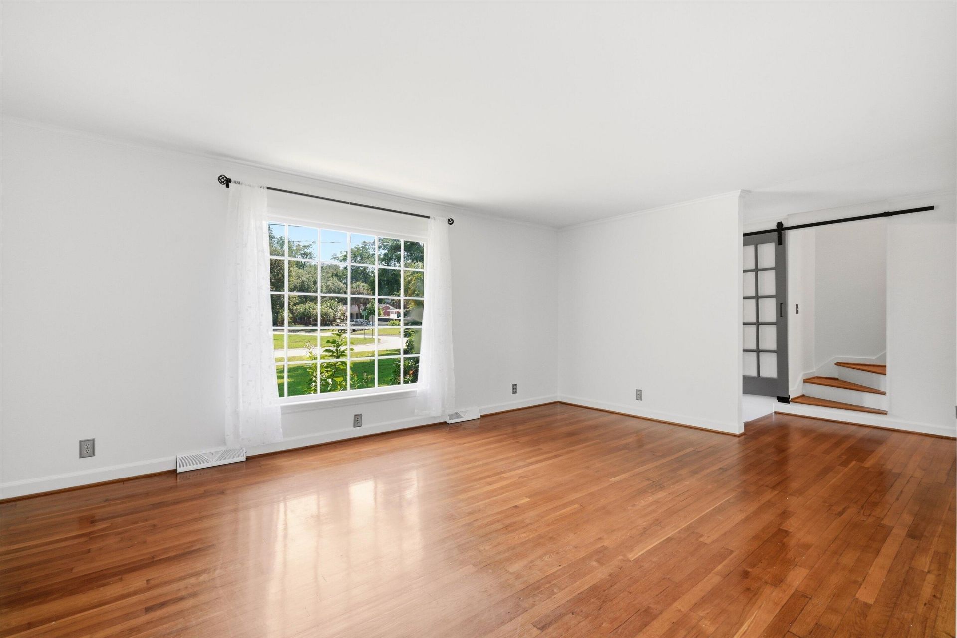 454 Trapier Drive Photo 14