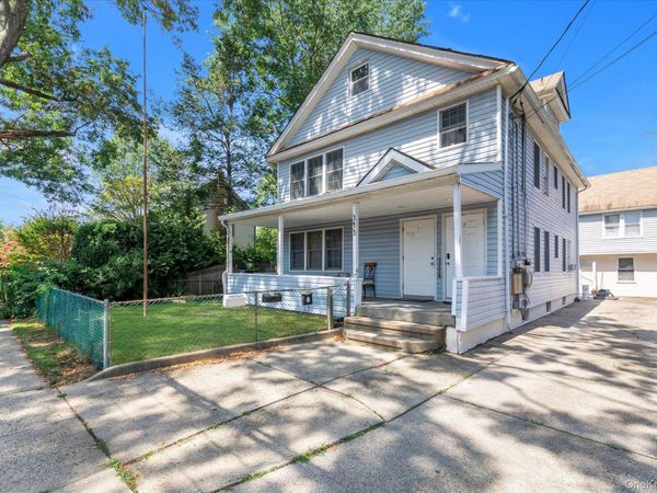 343 Roslyn Avenue , Carle Place, NY 11514