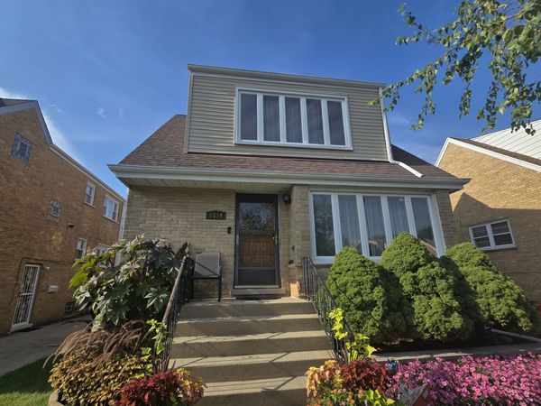 6134 W Leland Avenue , Chicago, IL 60630