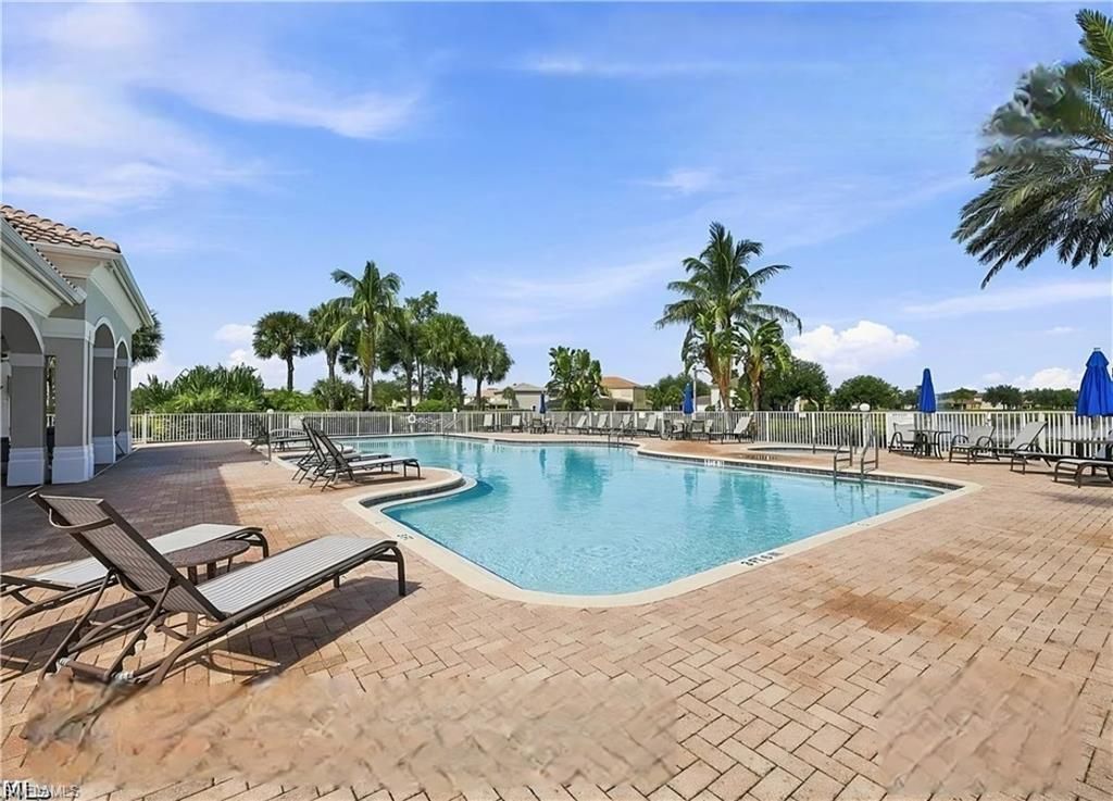 2565 Deerfield Lake Ct, Cape Coral, FL 33909 Photo