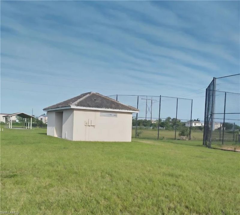 2565 Deerfield Lake Ct, Cape Coral, FL 33909 Photo