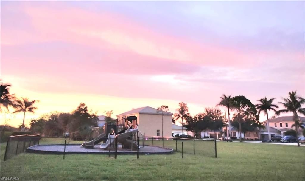 2565 Deerfield Lake Ct, Cape Coral, FL 33909 Photo