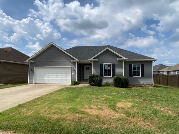 813 Pleasant Meadow Ln , Bowling Green, KY 42101