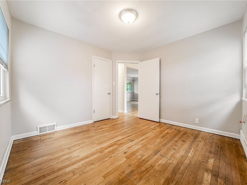 11303 Thrush Avenue, Cleveland, OH 44111 Photo 15