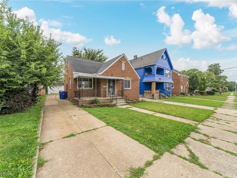 11303 Thrush Avenue, Cleveland, OH 44111 Photo 3