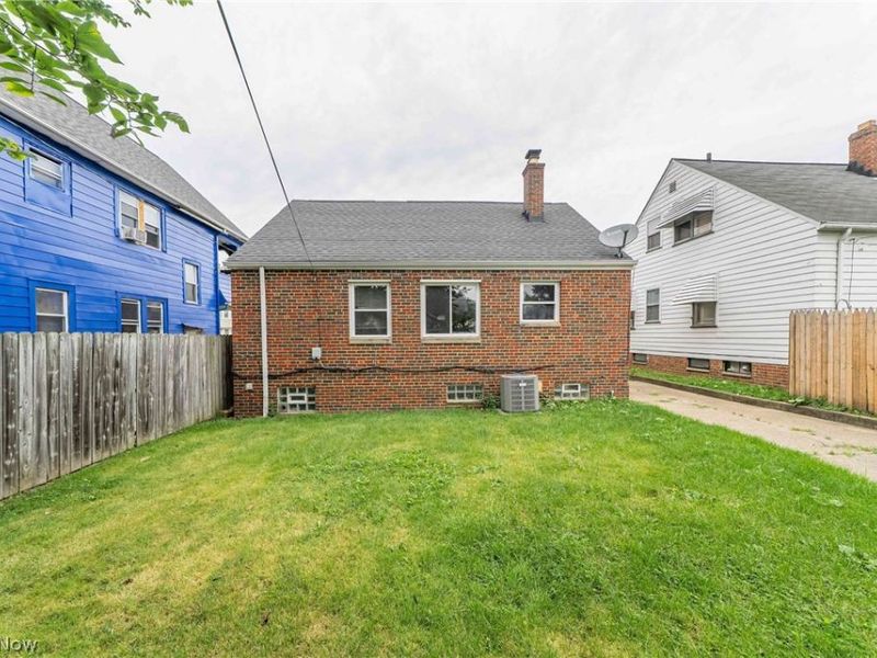 11303 Thrush Avenue, Cleveland, OH 44111 Photo 32