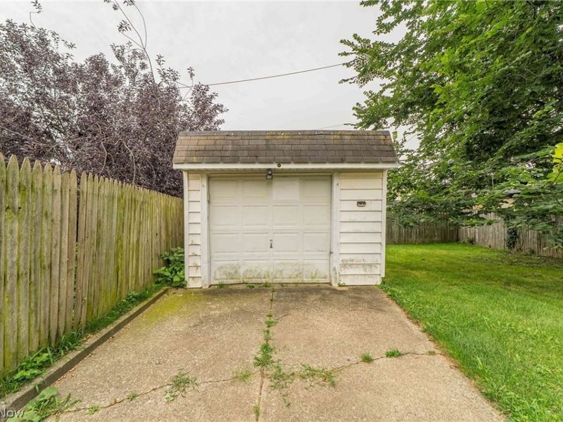 11303 Thrush Avenue, Cleveland, OH 44111 Photo 34
