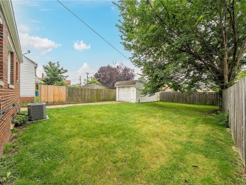 11303 Thrush Avenue, Cleveland, OH 44111 Photo 39