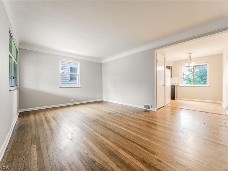 11303 Thrush Avenue, Cleveland, OH 44111 Photo 8