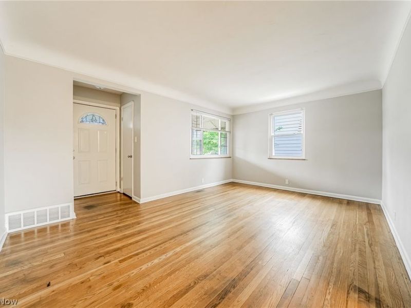11303 Thrush Avenue, Cleveland, OH 44111 Photo 9