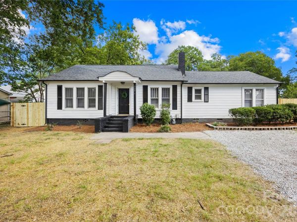 227 N Magnolia Street , Mooresville, NC 28115