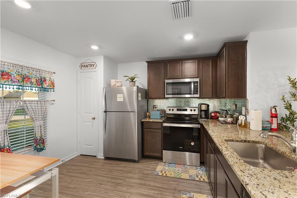 836 Youngreen Dr , Fort Myers, FL 33913 Photo