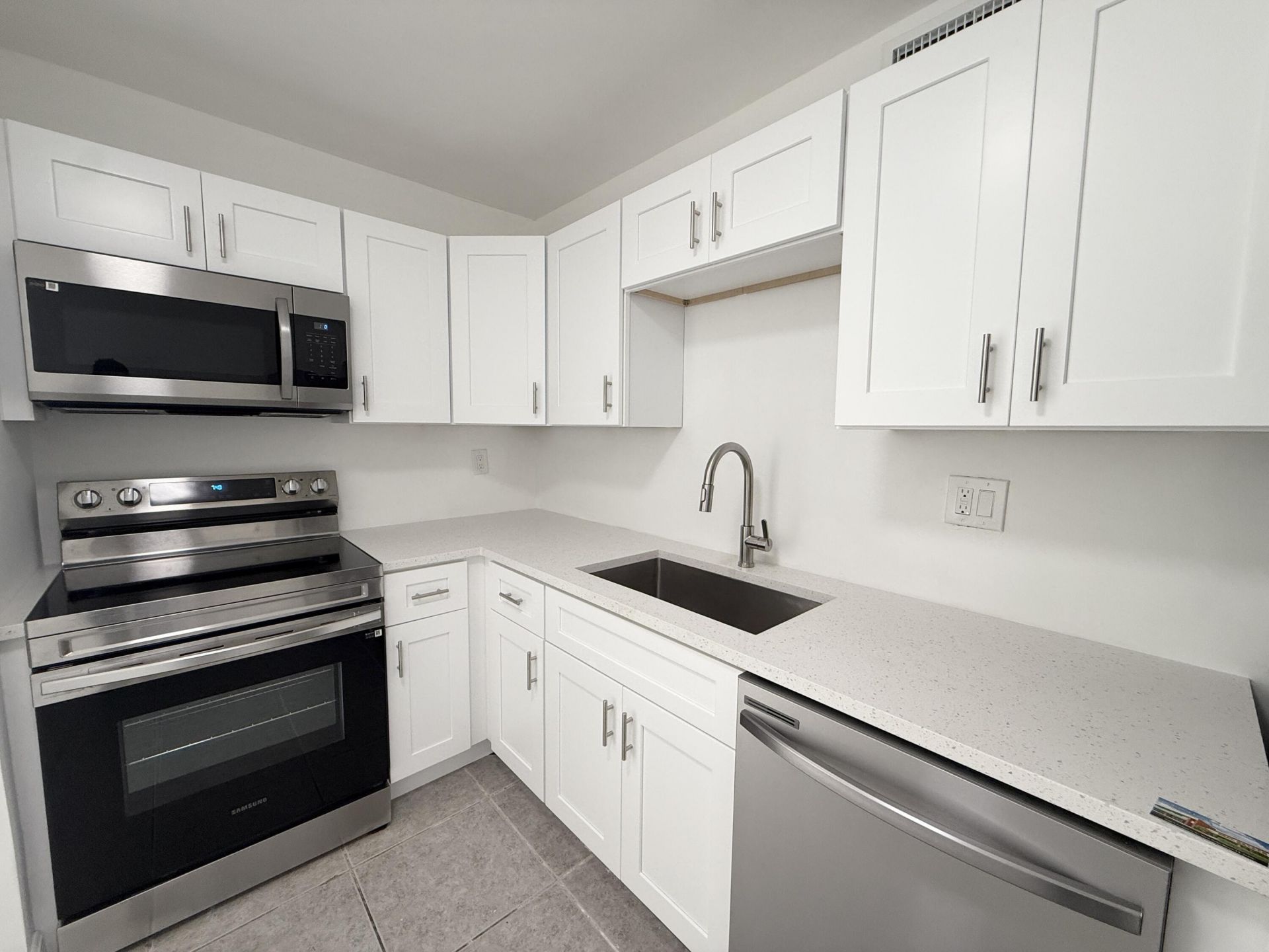906 Foresteria Drive, Lake Park, FL 33403 Photo