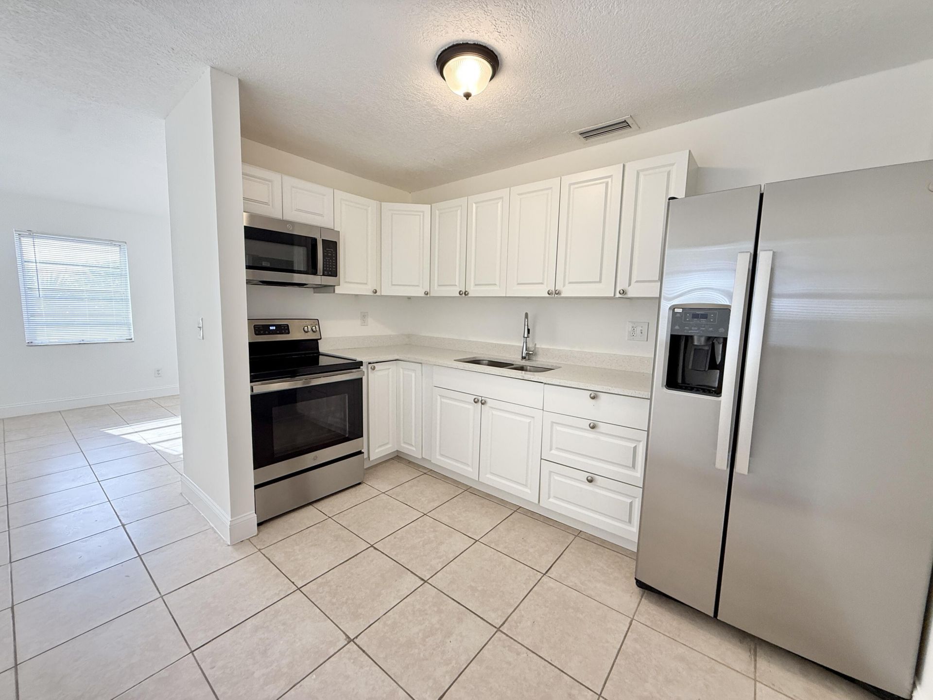 906 Foresteria Drive, Lake Park, FL 33403 Photo