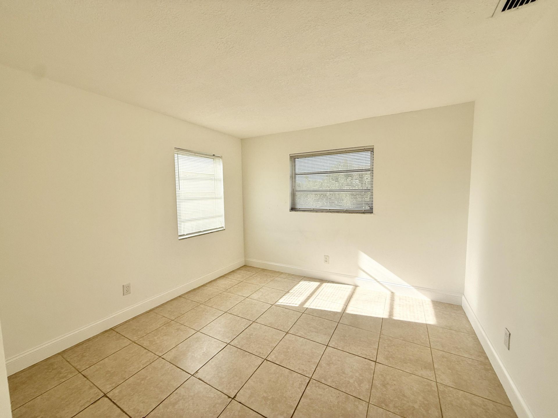 906 Foresteria Drive, Lake Park, FL 33403 Photo